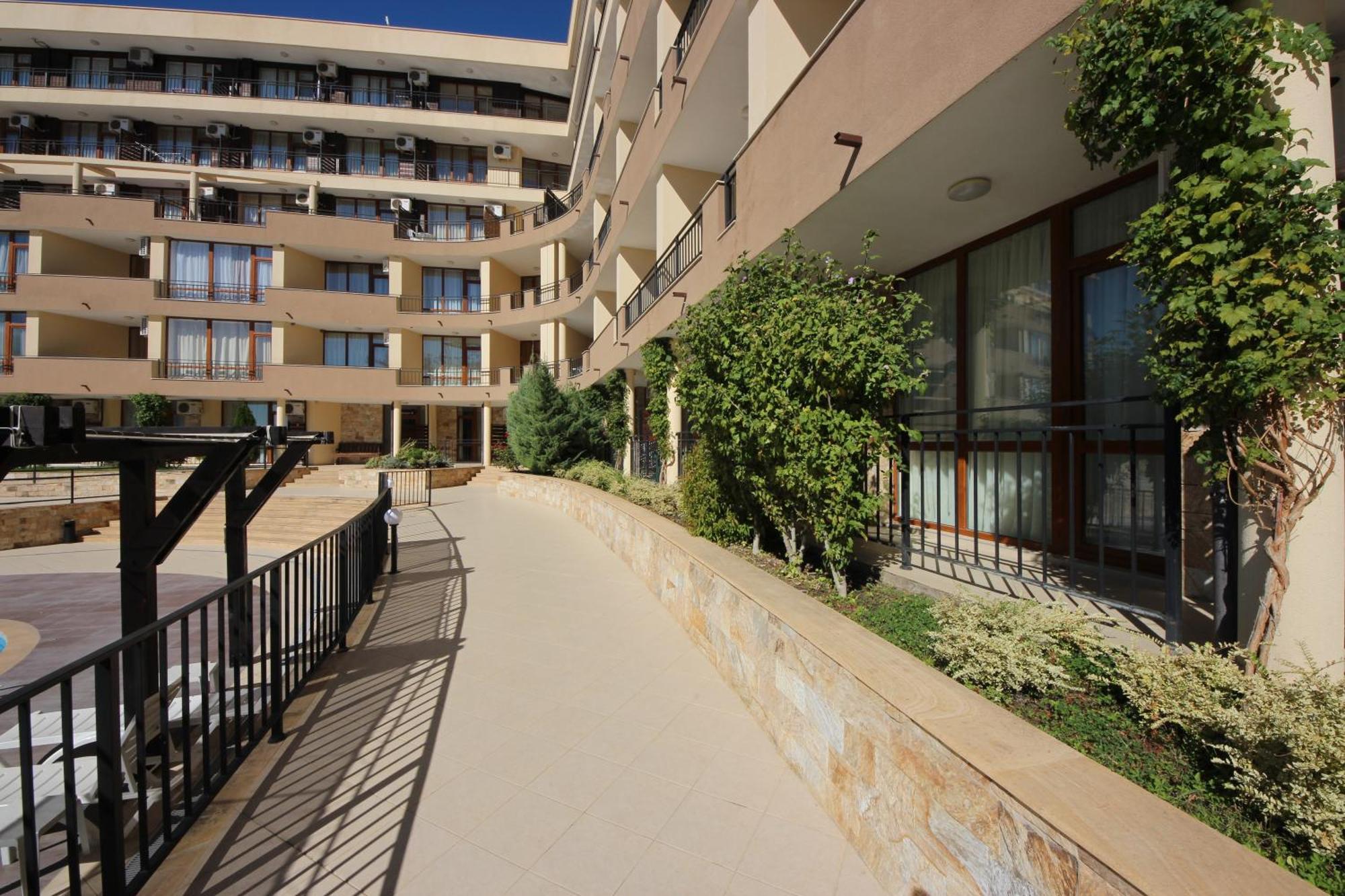 Menada Luxor Apartments สวิติ วลัส ภายนอก รูปภาพ