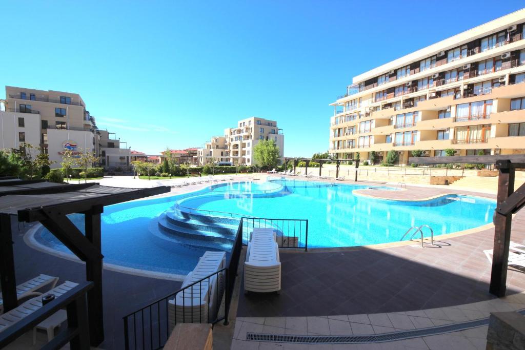 Menada Luxor Apartments สวิติ วลัส ภายนอก รูปภาพ