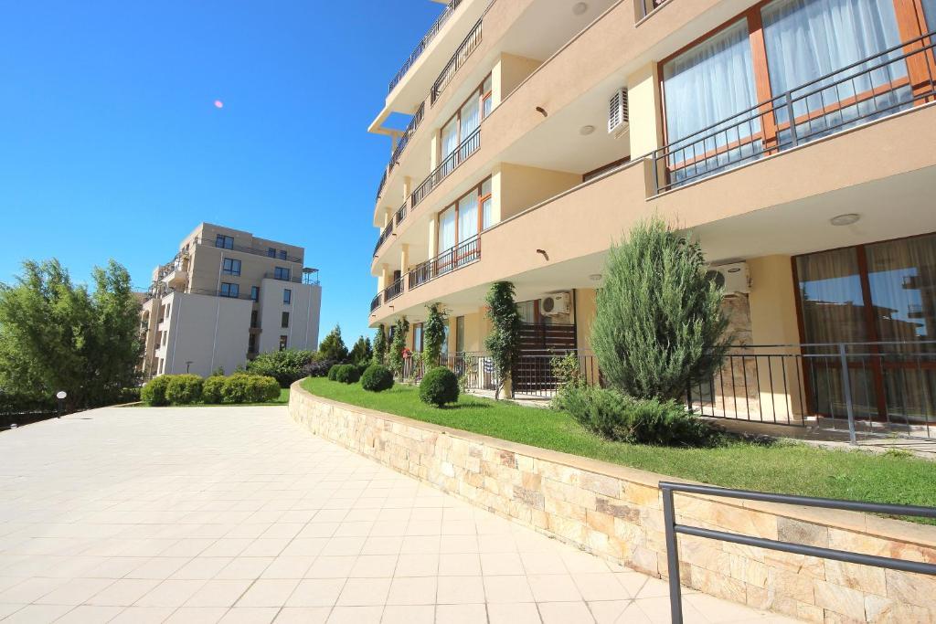 Menada Luxor Apartments สวิติ วลัส ภายนอก รูปภาพ