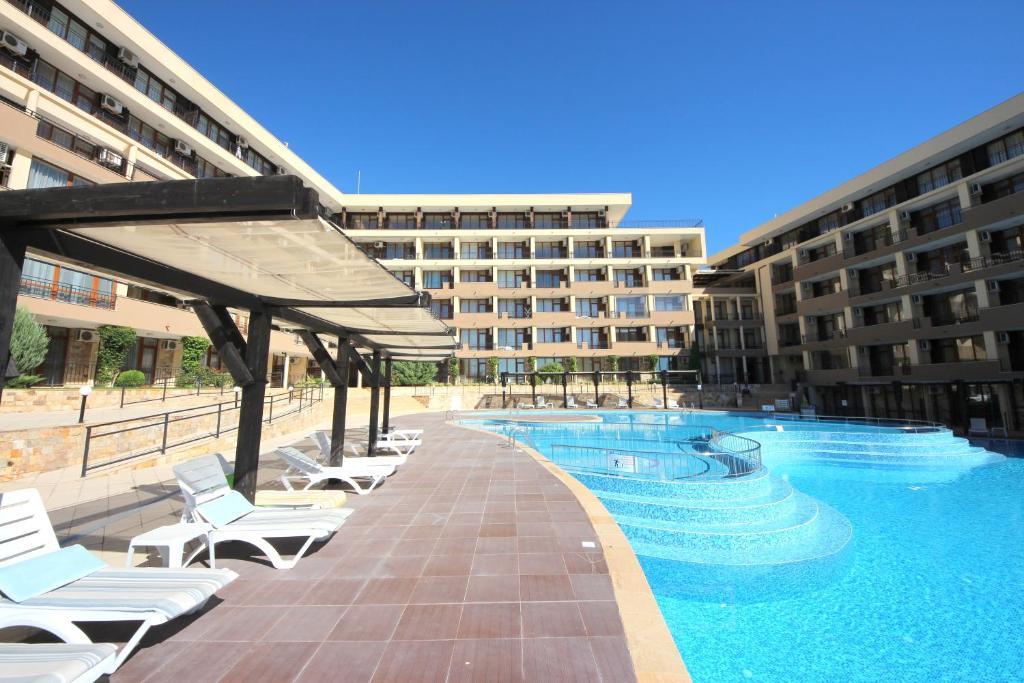 Menada Luxor Apartments สวิติ วลัส ภายนอก รูปภาพ