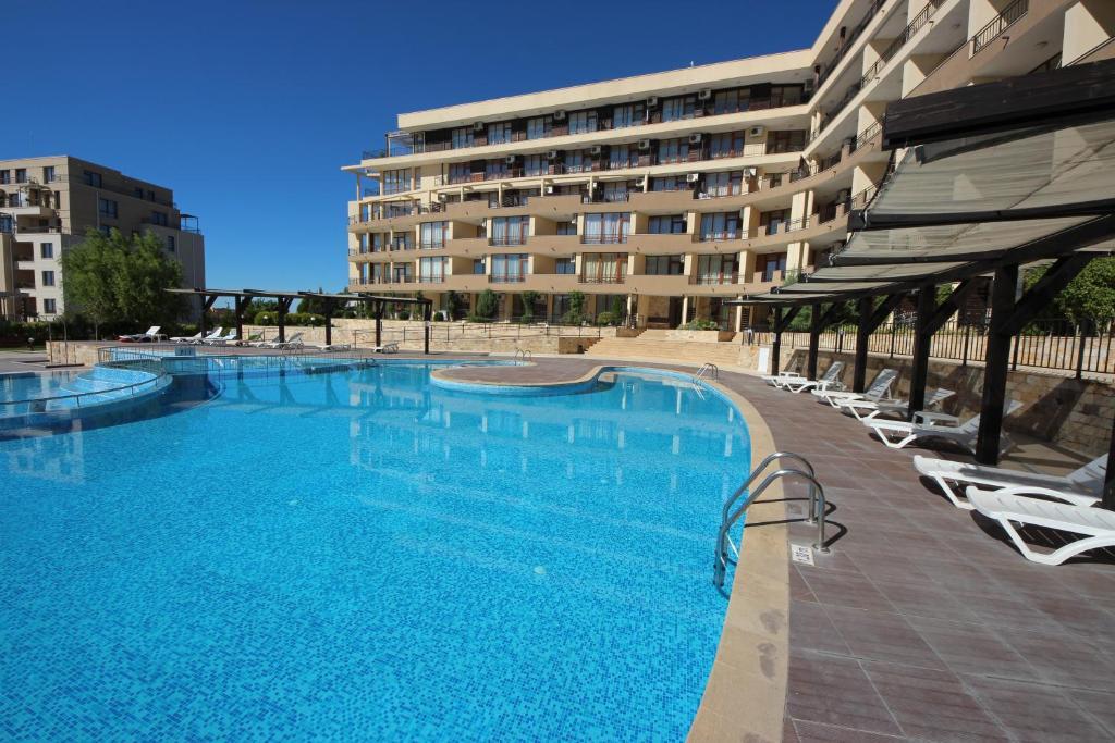 Menada Luxor Apartments สวิติ วลัส ภายนอก รูปภาพ