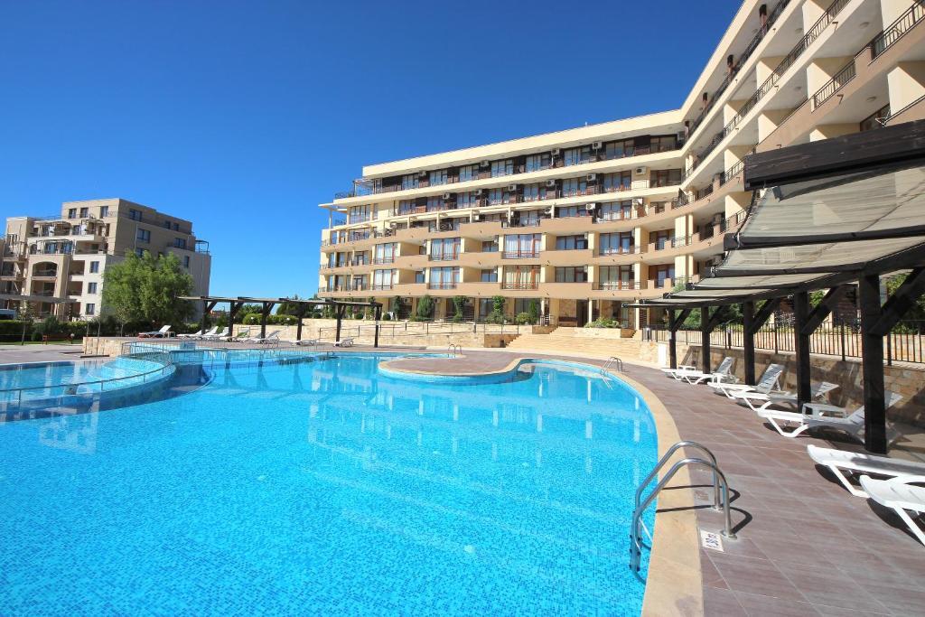 Menada Luxor Apartments สวิติ วลัส ภายนอก รูปภาพ